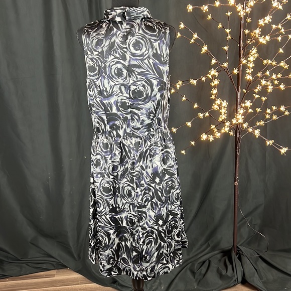 Ann Taylor Floral Dress - Picture 3 of 5